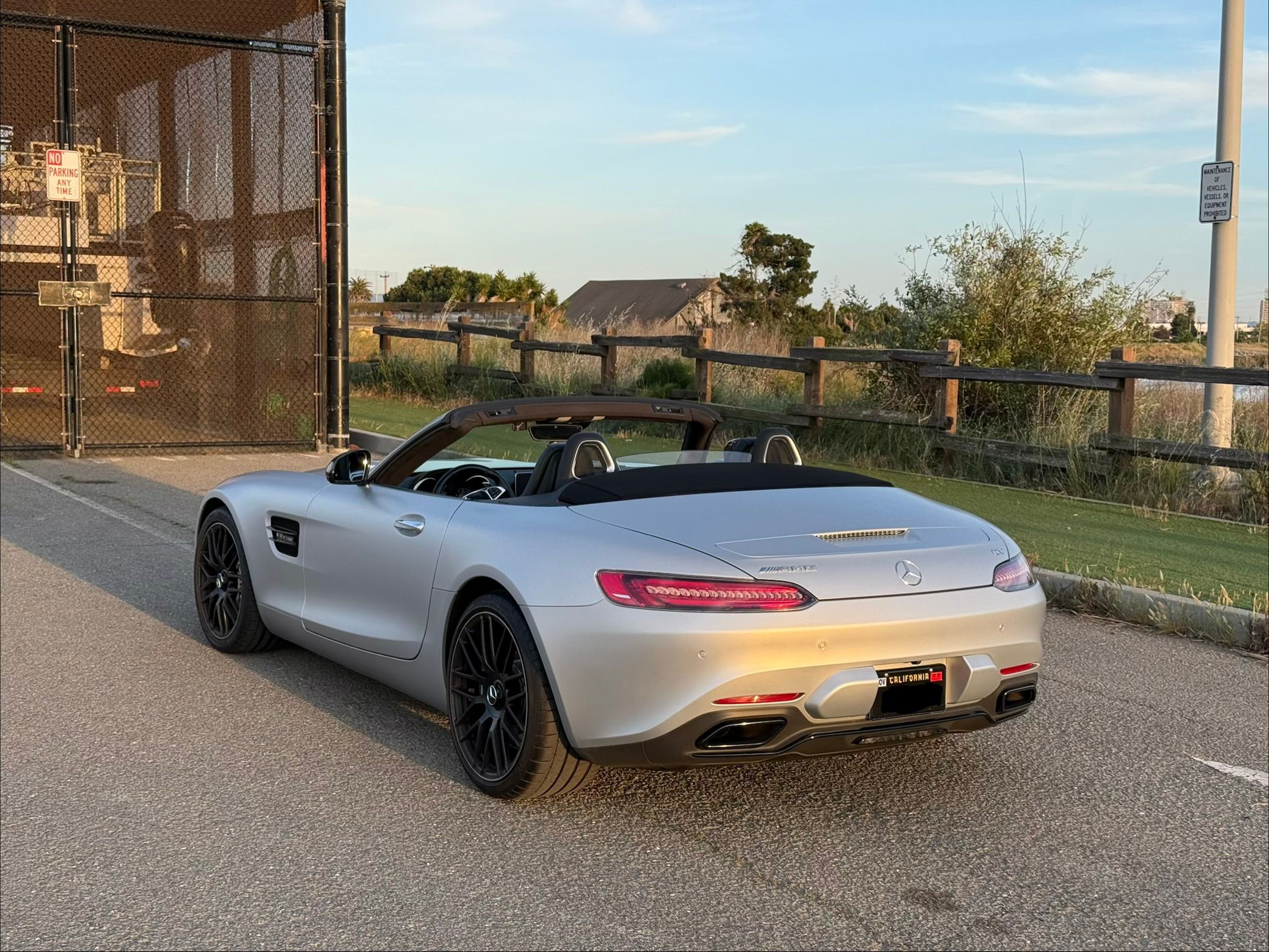 Used 2018 Mercedes-Benz AMG GT Roadster image 4