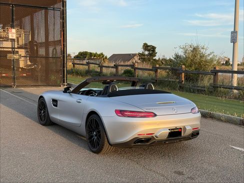 Used 2018 Mercedes-Benz AMG GT Roadster image 4