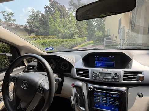 Used 2014 Honda Odyssey EX image 4