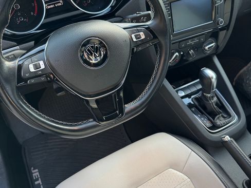 Used 2016 Volkswagen Jetta Sport w/ Lighting Package image 18