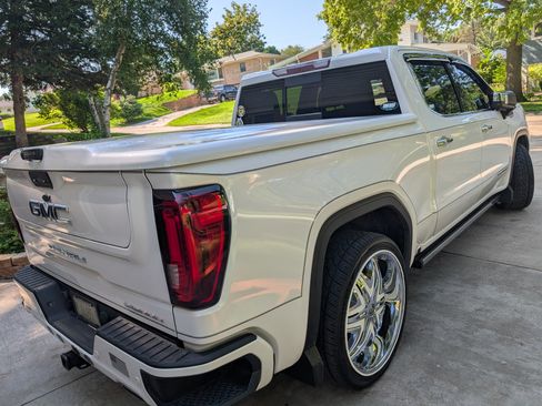 Used 2019 GMC Sierra 1500 Denali w/ Denali Ultimate Package AWD/4WD image 16