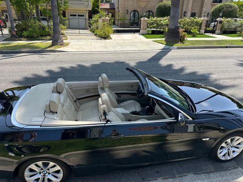 Used 2011 BMW 328i Convertible image 8