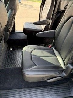 Used 2025 Chrysler Voyager LX FWD image 11
