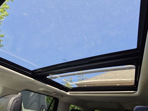 Used 2019 Ford Expedition Platinum image 4