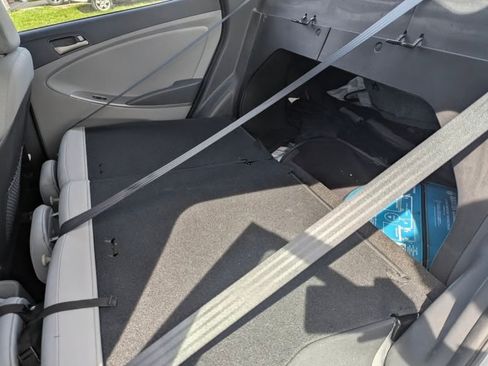 Used 2015 Hyundai Accent GLS FWD image 12