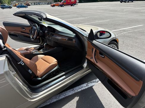 Used 2008 BMW 328i Convertible RWD image 10