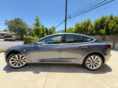 Used 2020 Tesla Model 3 Standard Range Plus RWD image 2