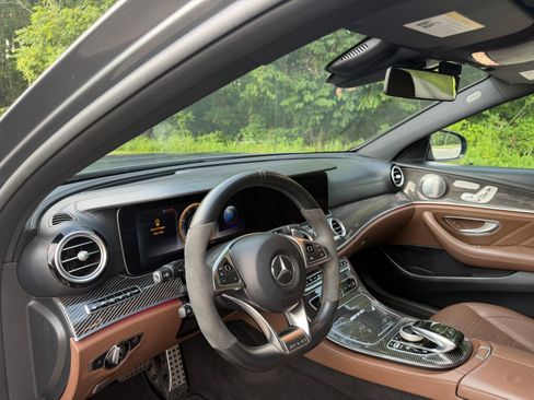 Used 2018 Mercedes-Benz E 63 AMG S image 25