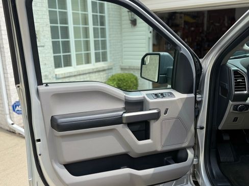 Used 2015 Ford F150 XLT w/ Equipment Group 302A Luxury AWD/4WD image 15