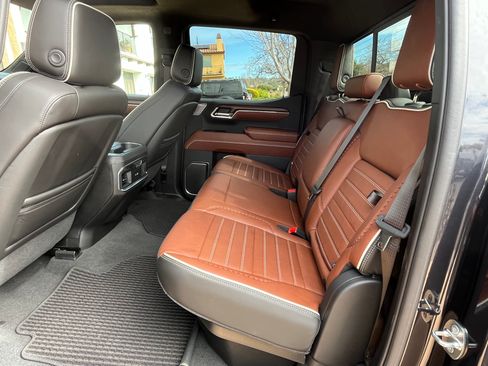 Used 2024 GMC Sierra 1500 Denali Ultimate image 12