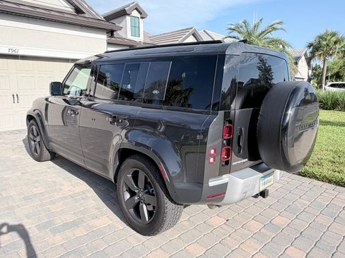 Used 2023 Land Rover Defender 110 SE AWD/4WD image 6