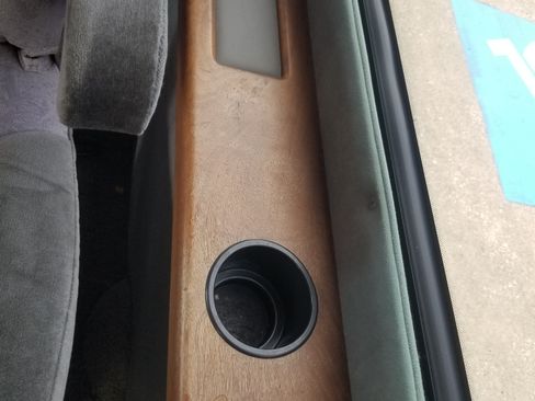 Used 2000 Chevrolet Express 1500 image 18