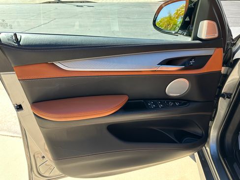 Used 2018 BMW X6 M image 16