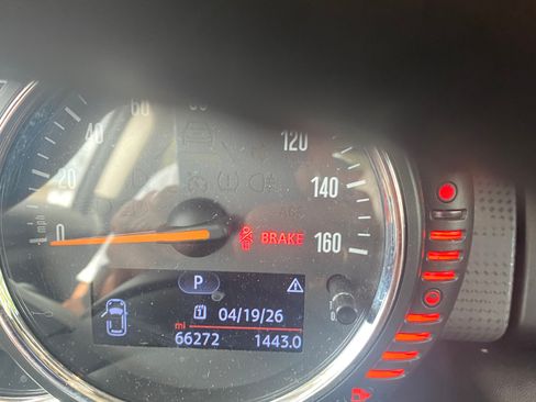 Used 2015 MINI Cooper 2-Door Hardtop FWD image 9