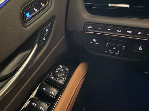 Used 2024 Cadillac Escalade Sport w/ LPO, ONYX Package AWD/4WD image 23