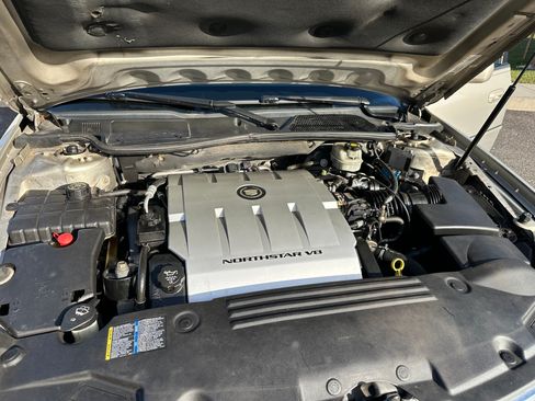 Used 2007 Cadillac DTS Luxury I w/ Trunk Convenience Package image 15