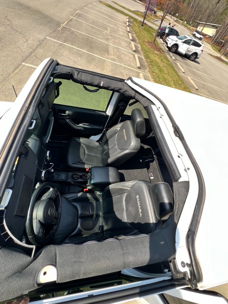 Used 2018 Jeep Wrangler Unlimited Sahara w/ Connectivity Group AWD/4WD image 29