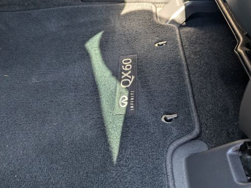 Used 2015 INFINITI QX60 FWD w/ Deluxe Touring Package image 16