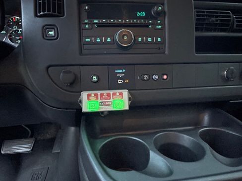 Used 2011 GMC Savana 2500 LT w/ LT Preferred Equipment Group image 18