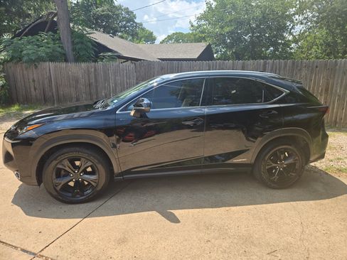 Used 2017 Lexus NX 300h AWD w/ Premium Package image 2