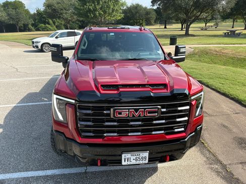 Used 2025 GMC Sierra 2500 AT4X image 11