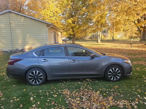 Used 2018 Nissan Altima 2.5 SV image 9