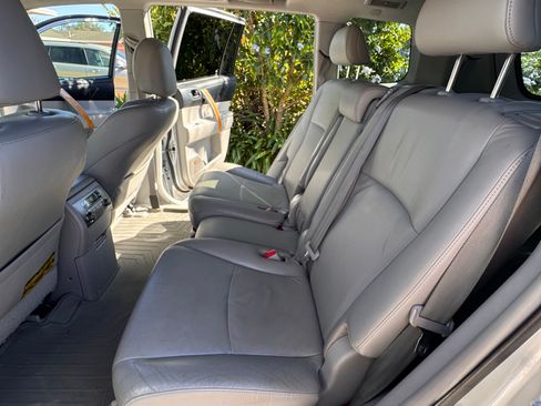 Used 2010 Toyota Highlander Limited w/ Extra Value Pkg 3 AWD/4WD image 11