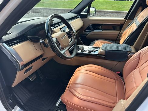 Used 2024 Land Rover Range Rover SE AWD/4WD image 1