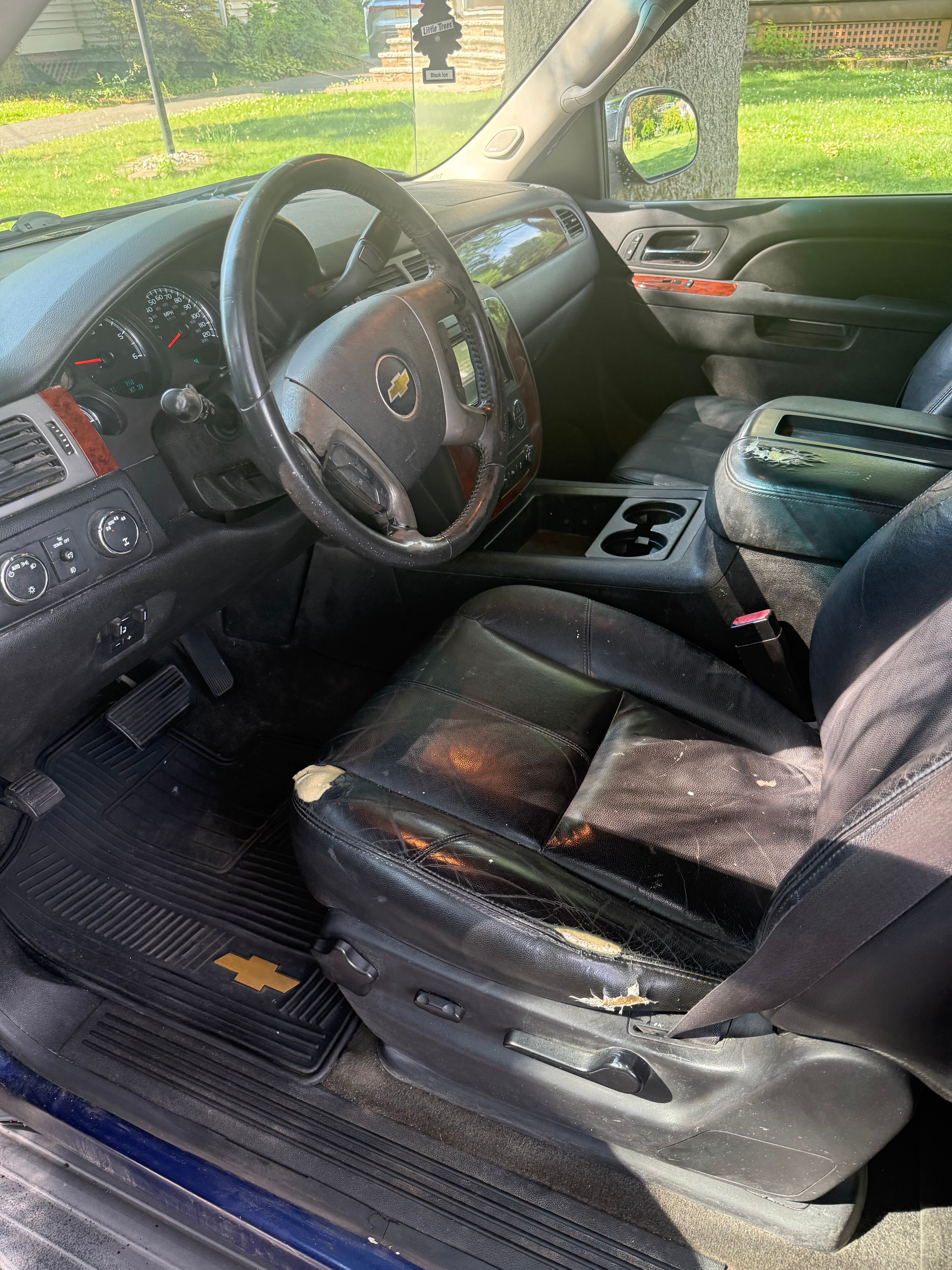 Used 2013 Chevrolet Avalanche LT w/ All-Star Edition AWD/4WD image 6