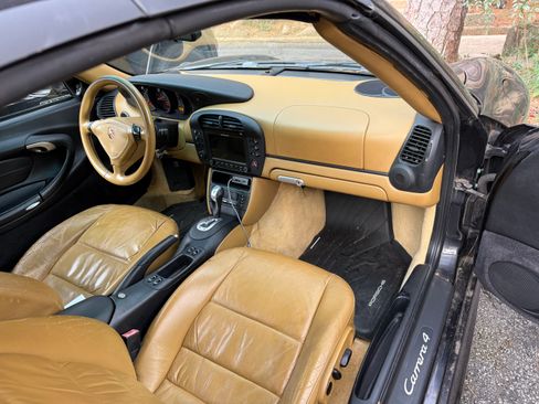 Used 2003 Porsche 911 Carrera 4 image 2