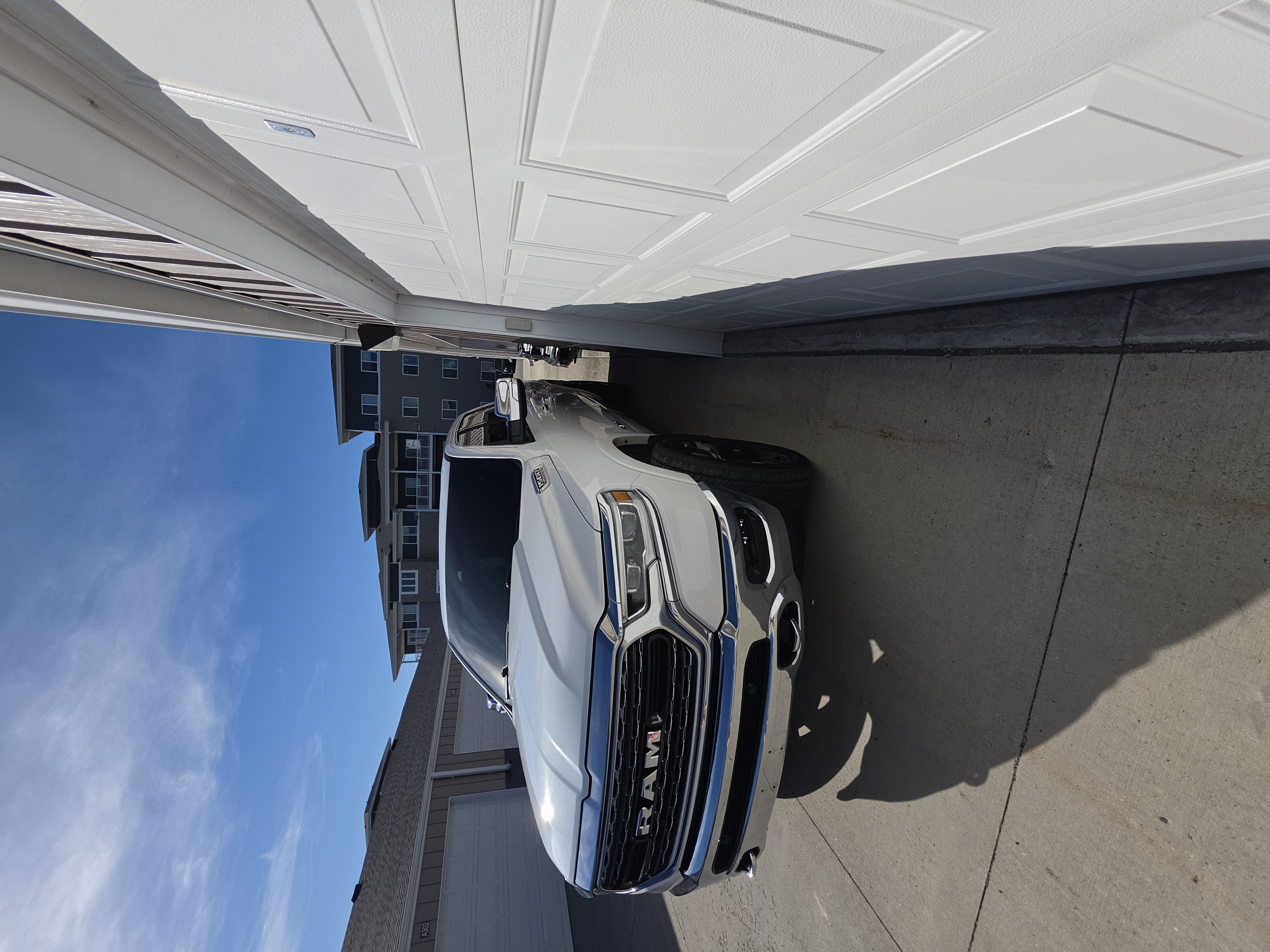 Used 2019 RAM 1500 Limited AWD/4WD image 2