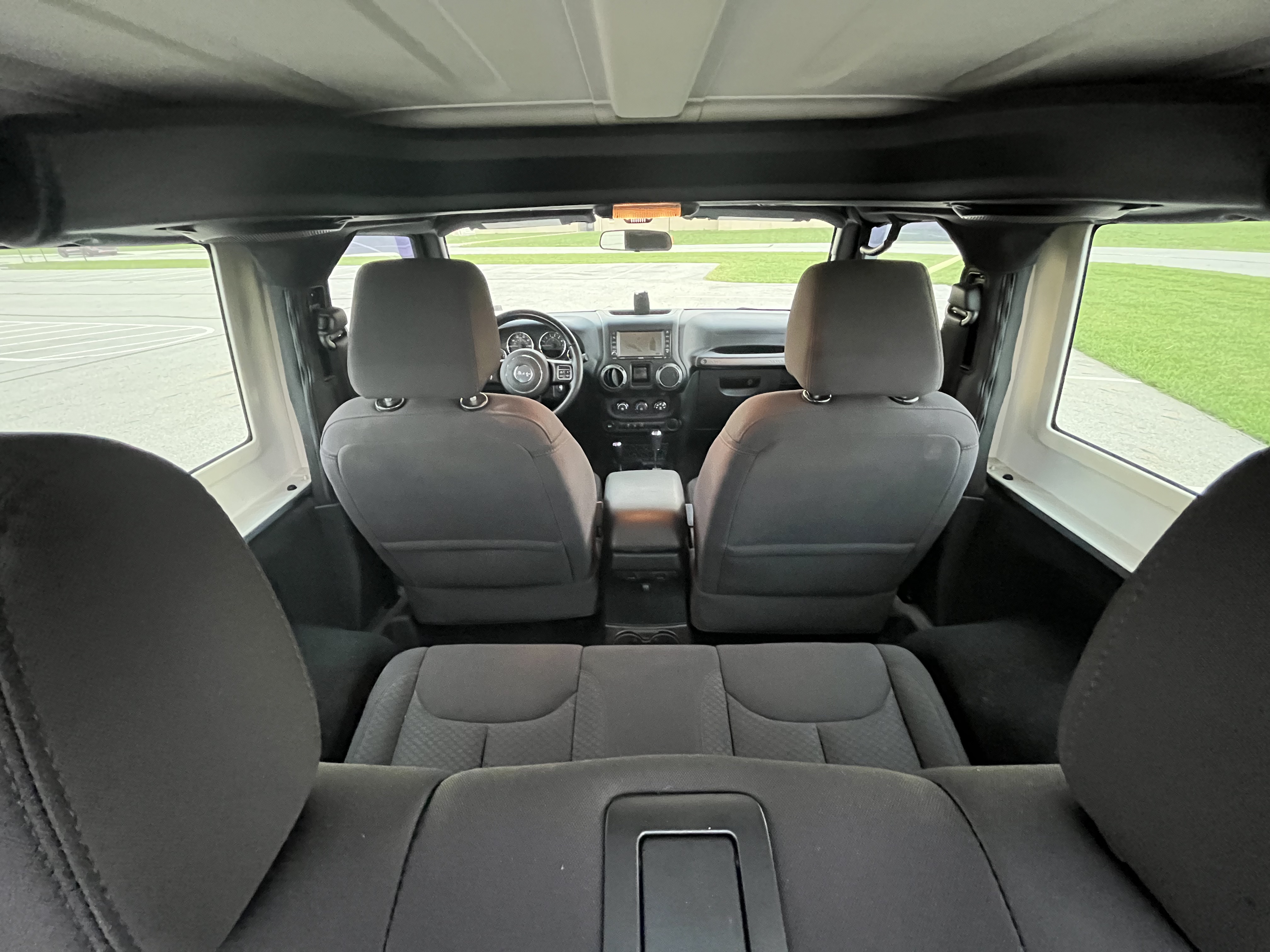 Used 2014 Jeep Wrangler Sport w/ Connectivity Group AWD/4WD image 16