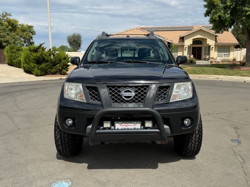 Used 2014 Nissan Frontier PRO-4X w/ Pro-4x Luxury Package AWD/4WD image 5