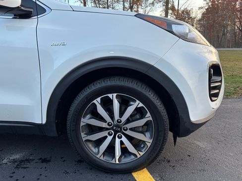 Used 2017 Kia Sportage EX w/ EX Technology Package image 16