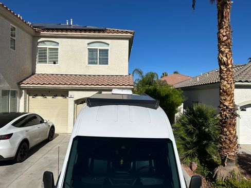 Used 2021 Ford Transit 250 Medium Roof image 4