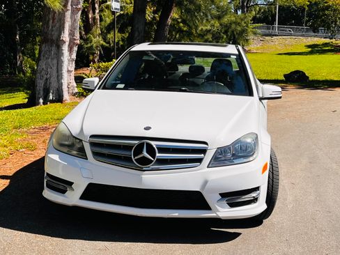 Used 2013 Mercedes-Benz C 250 Sedan image 2