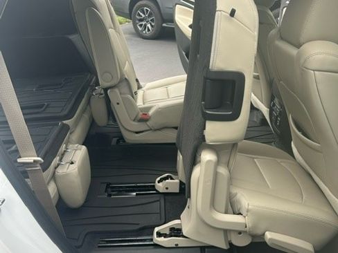 Used 2020 Buick Enclave Premium w/ Sun and Sites Package image 13