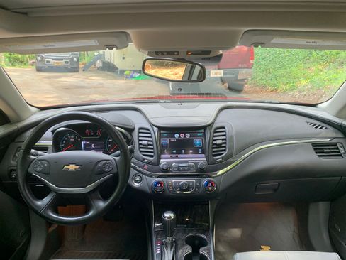Used 2015 Chevrolet Impala LT image 4