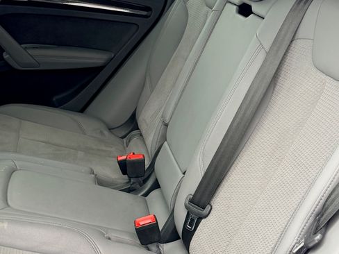 Used 2022 Audi SQ5 Prestige w/ Prestige Package image 10