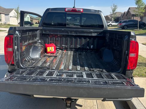 Used 2016 Chevrolet Colorado LT w/ Luxury Package, Chrome image 9