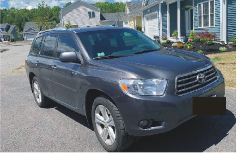 Used 2010 Toyota Highlander Limited w/ Extra Value Pkg 8 FWD image 4