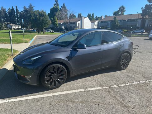Used 2021 Tesla Model Y Performance image 1