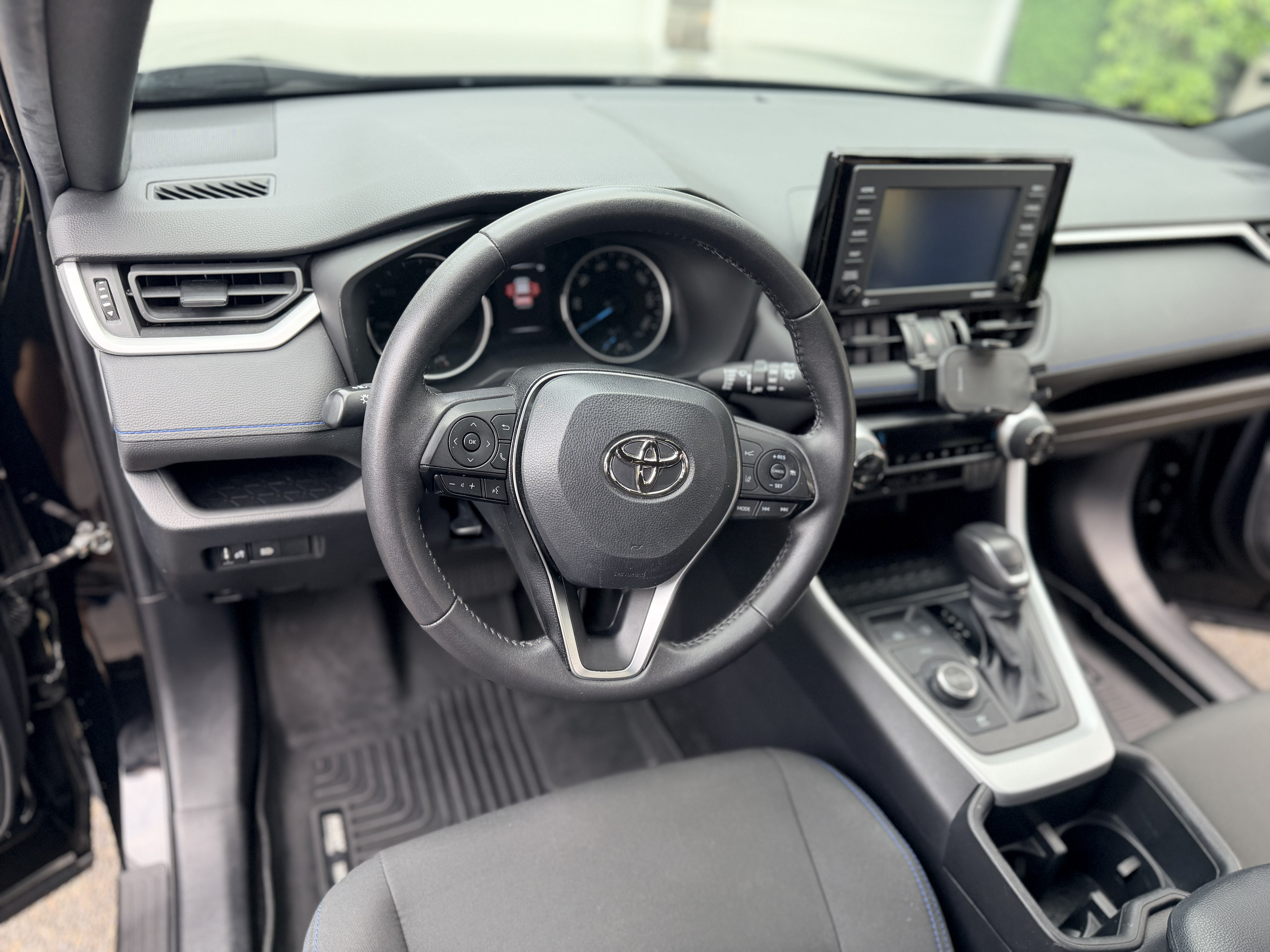 Used 2022 Toyota RAV4 SE AWD/4WD image 19