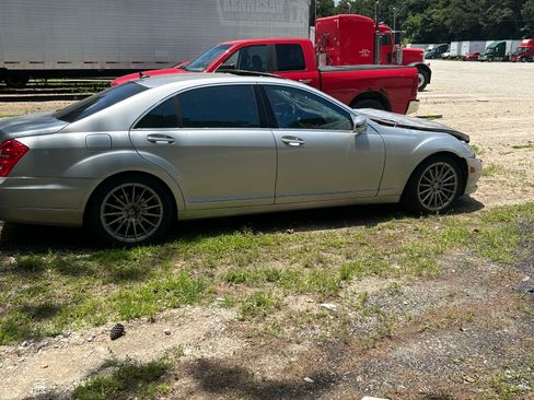 Used 2010 Mercedes-Benz S 550 image 2