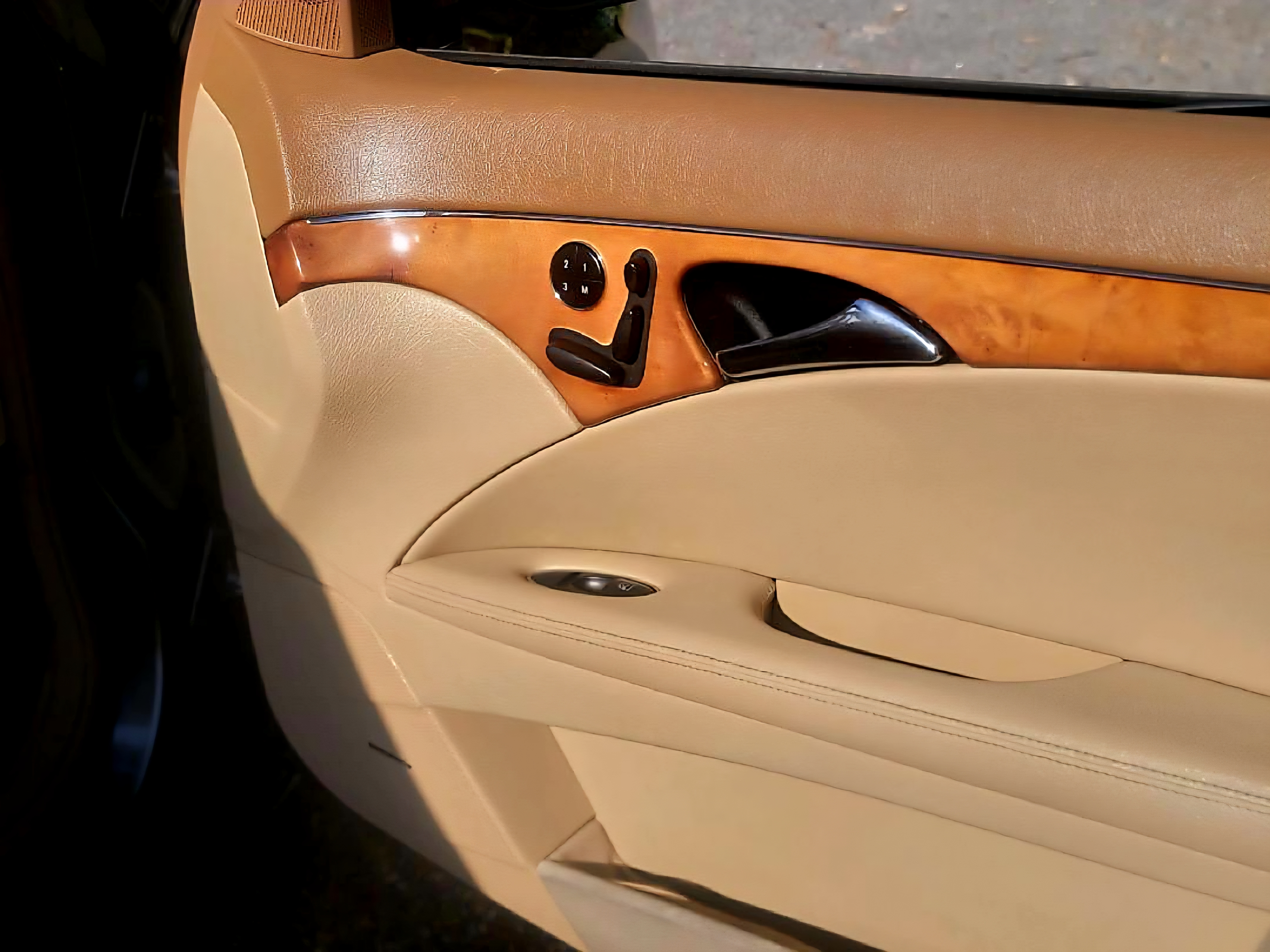 Used 2009 Mercedes-Benz E 350 Sedan image 10