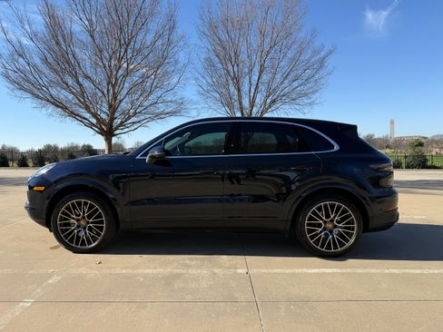 Used 2022 Porsche Cayenne image 4