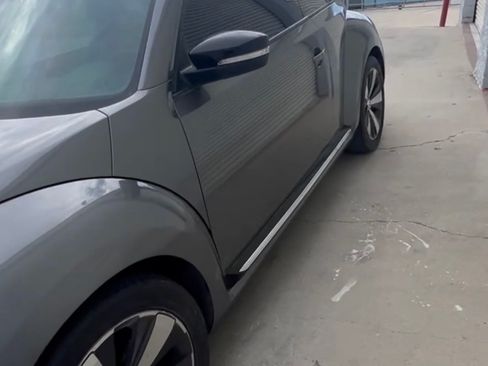 Used 2013 Volkswagen Beetle 2.0T image 14