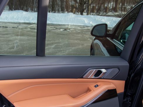 Used 2024 BMW X5 xDrive40i w/ Premium Package image 19