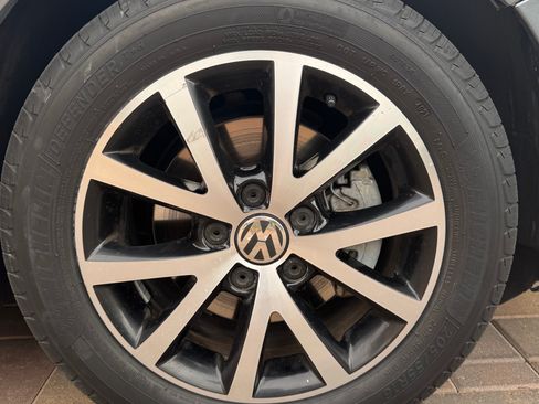 Used 2017 Volkswagen Jetta SE image 17