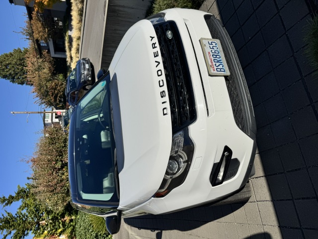 Used 2016 Land Rover Discovery Sport HSE AWD/4WD image 2